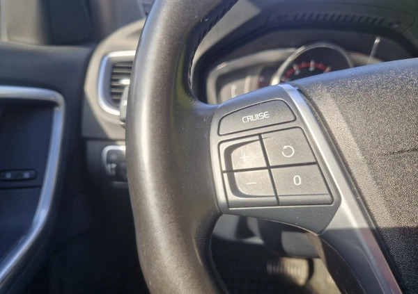 Volvo S60 cena 49900 przebieg: 200000, rok produkcji 2016 z Jędrzejów małe 704